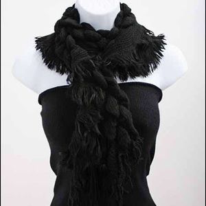 Winter Ruffled Scarf
